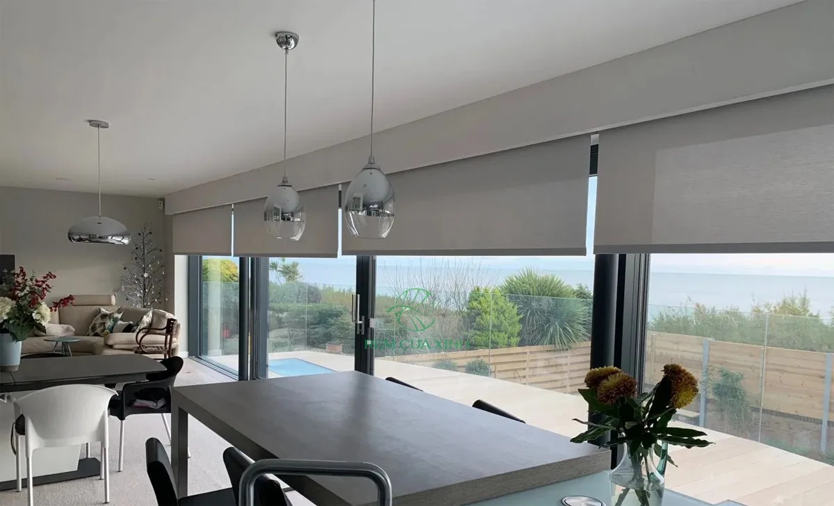 lắp đặt rèm cuốn lưới