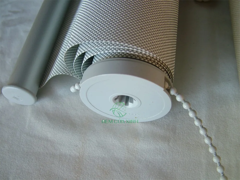 Rèm cuốn lưới cửa sổ đẹp che nắng cản sáng