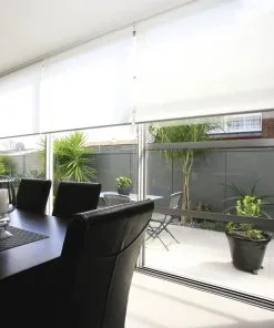 Rèm cửa cuốn che nắng cửa sổ văn phòng