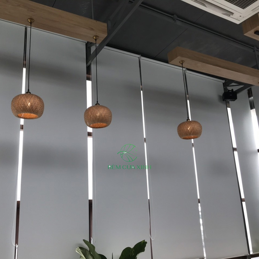 Rèm cuốn giá rẻ chống nắng 100% giá chỉ 225k Rèm cuốn giá rẻ chống nắng 100% giá chỉ 225k