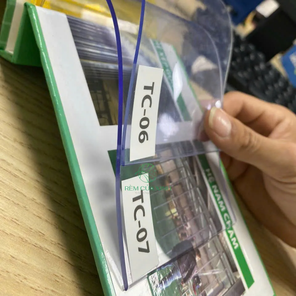 rem-nhua-10 Lắp đặt rèm nhựa ngăn lạnh giá rẻ tại Tp.HCM