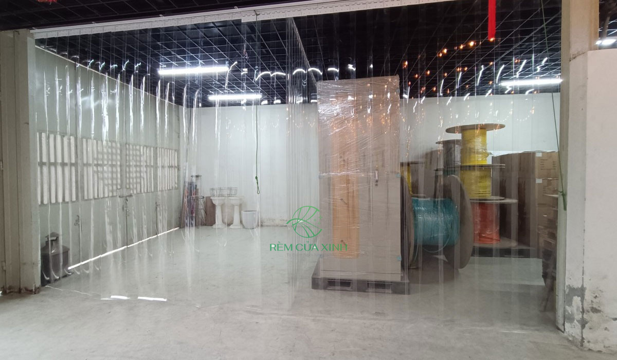 rèm nhựa trong suốt