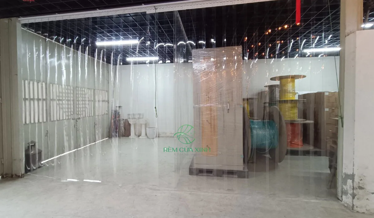 Lắp đặt rèm nhựa ngăn lạnh Lắp đặt rèm nhựa ngăn lạnh