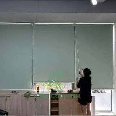 Rèm cuốn che nắng tự động văn phòng công ty Rèm cuốn che nắng tự động văn phòng công ty